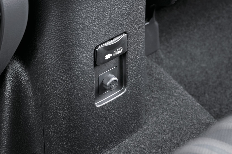 アクセサリーコンセント(AC100V・1500W /1個/非常時給電システム付)