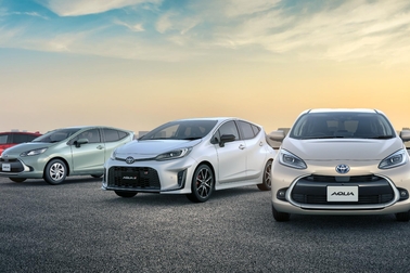 左から順にX(2WD)