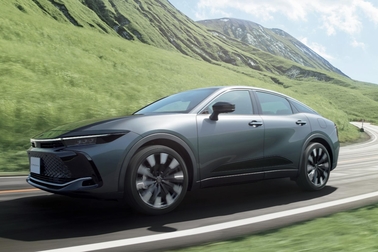 CROSSOVER RS(2.4Lターボハイブリッド車)